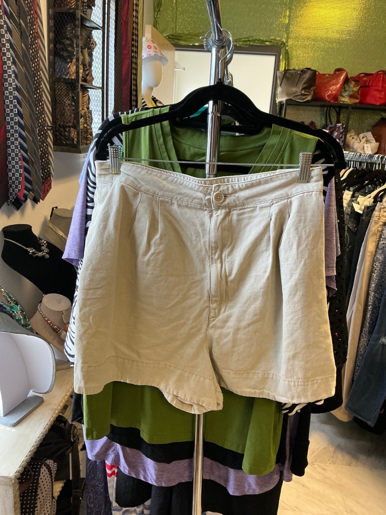 Joie Shorts - Beige - XXL