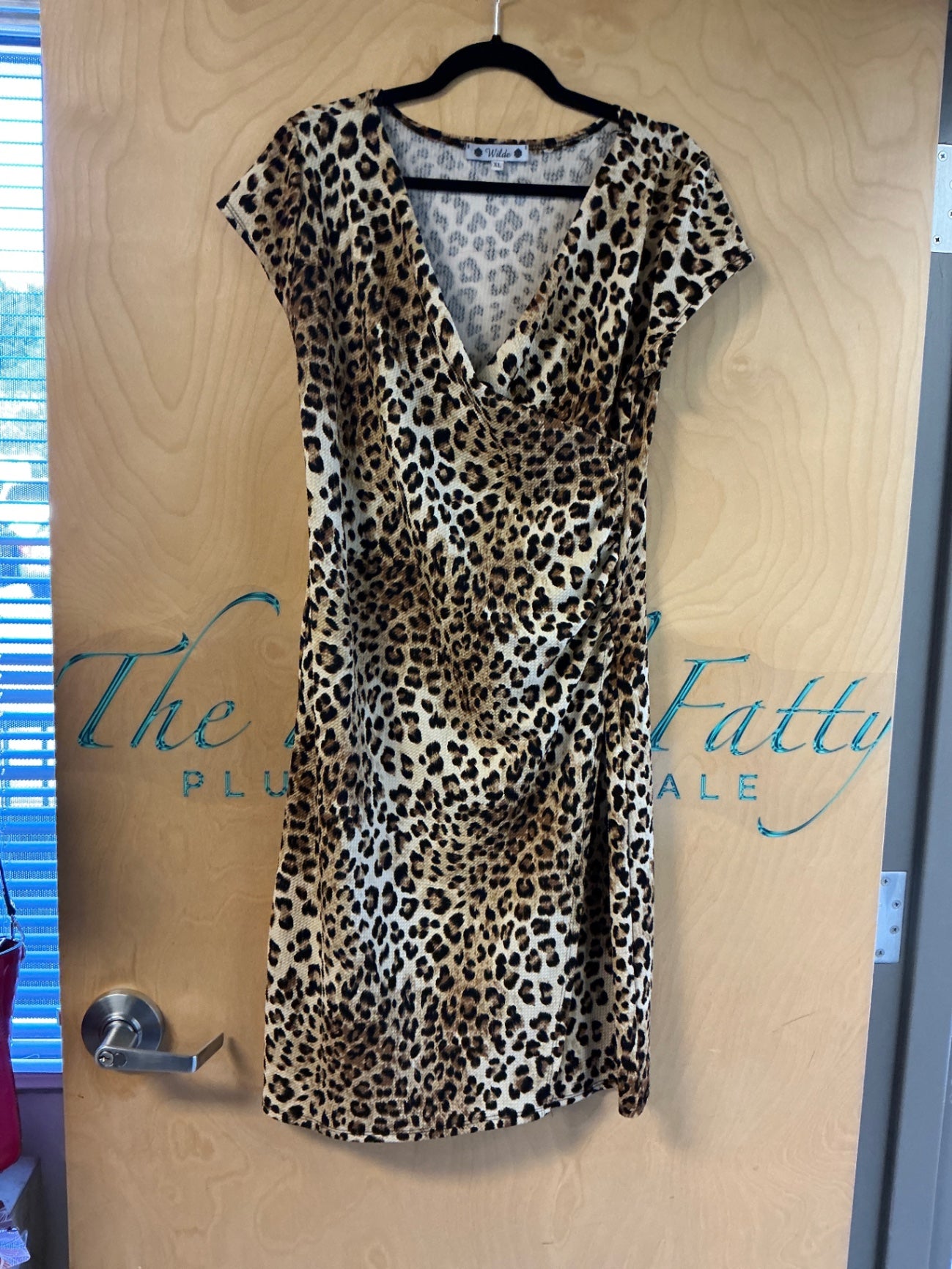 Wilde Dress - Leopard print (tan, black, white) - XL