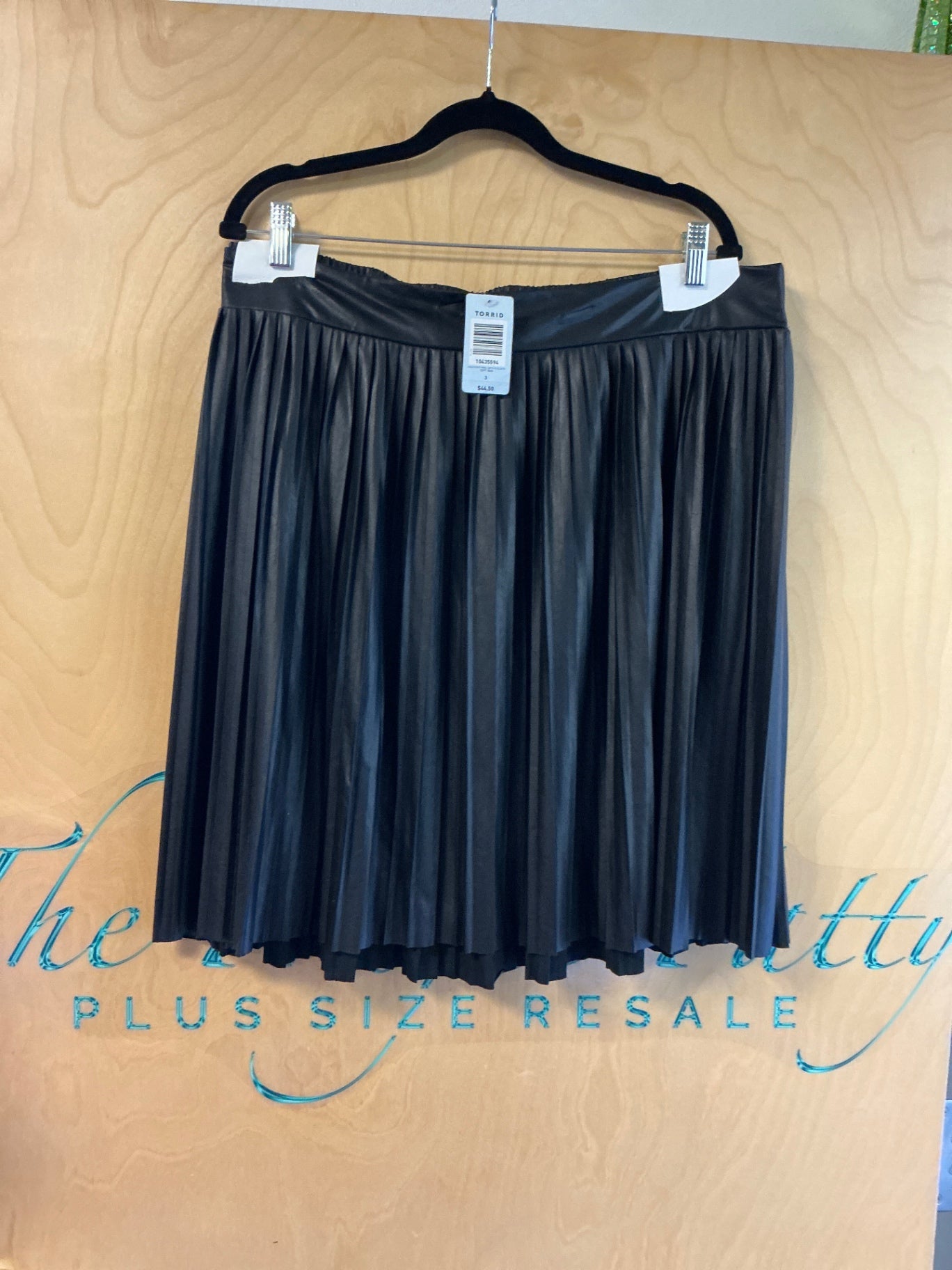 Torrid Pleated Pleather Skirt - Black - 3 NWT