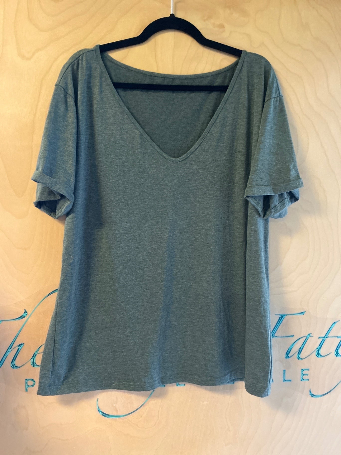 T-Shirt - Olive - XL NWOT