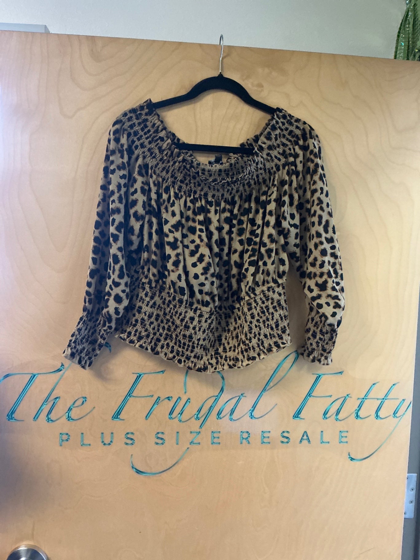 Express Blouse - Leopard print (tan, black, and beige) - XL