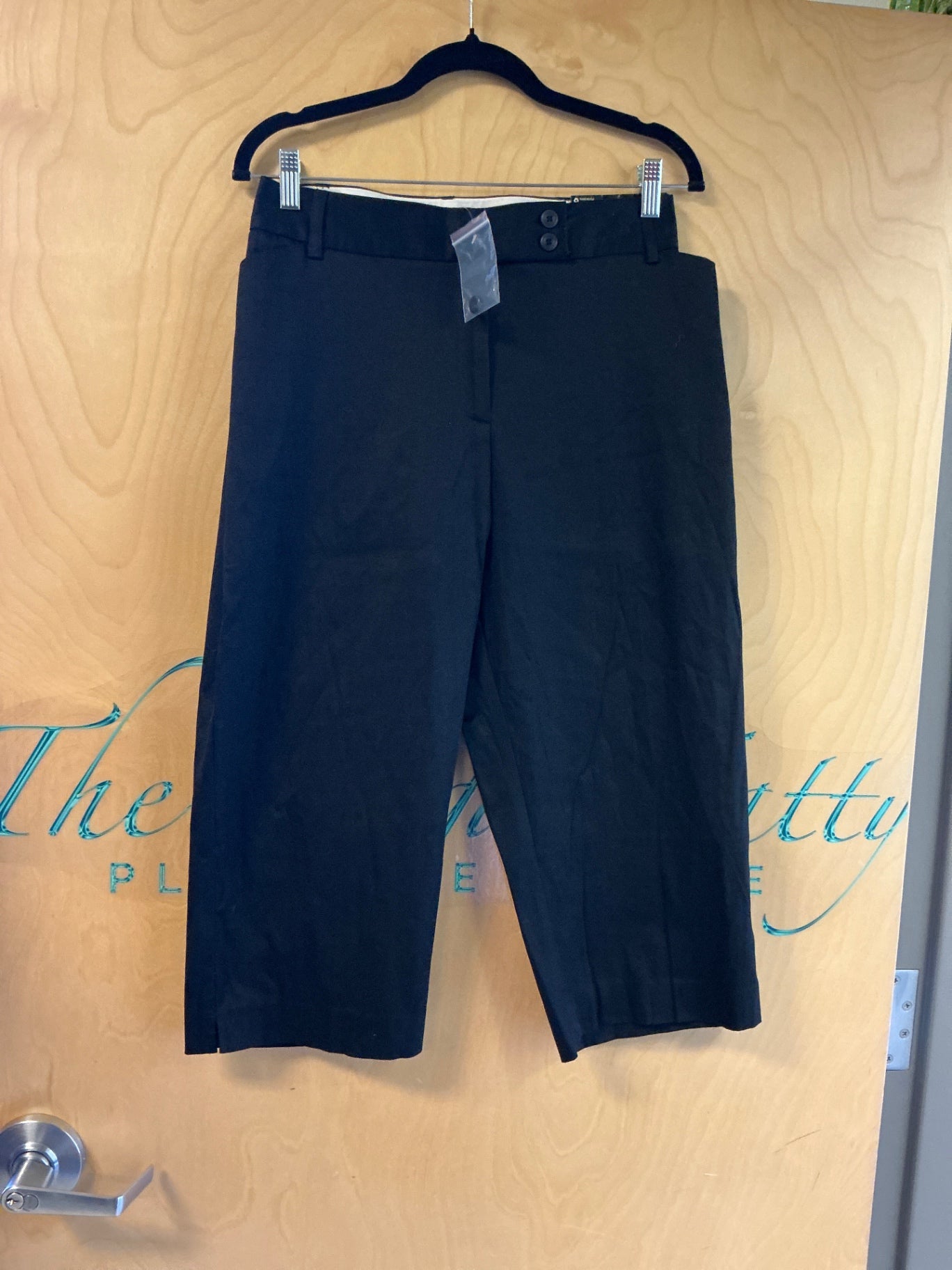 George Capri Pants - Black - 18 NWT